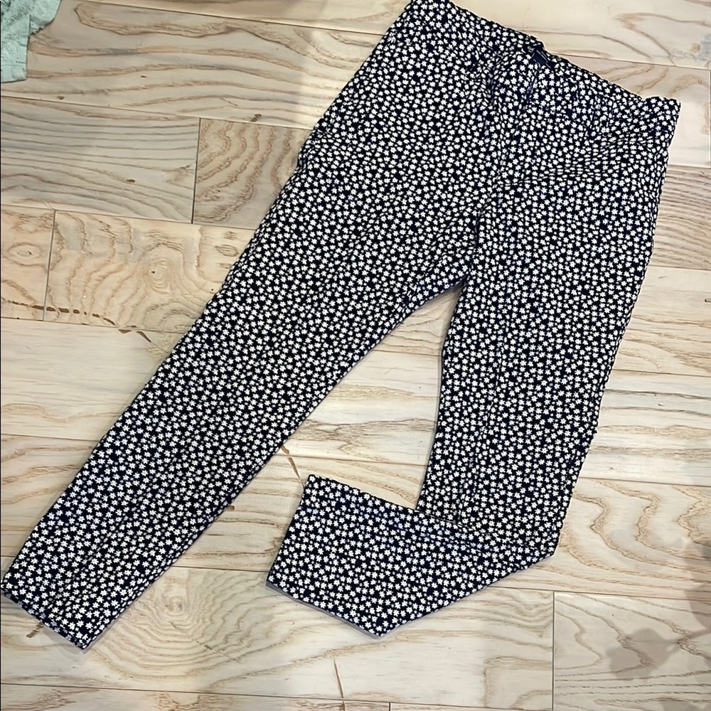 Navy blue and White floral Patterned Pants gap size 4